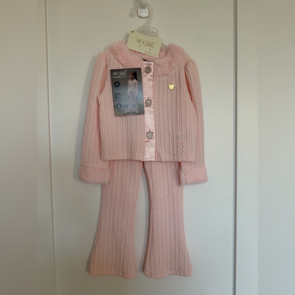 chic Pink Cable-Knit Girls' Pajama Set with Faux-Fur Trim